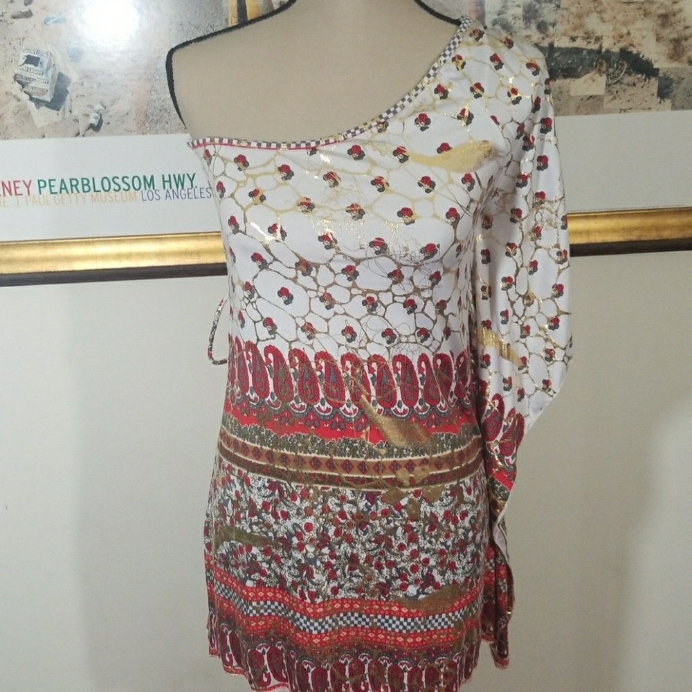ONE SHOULDER OFF PATTERN TOP💥NWOT!!